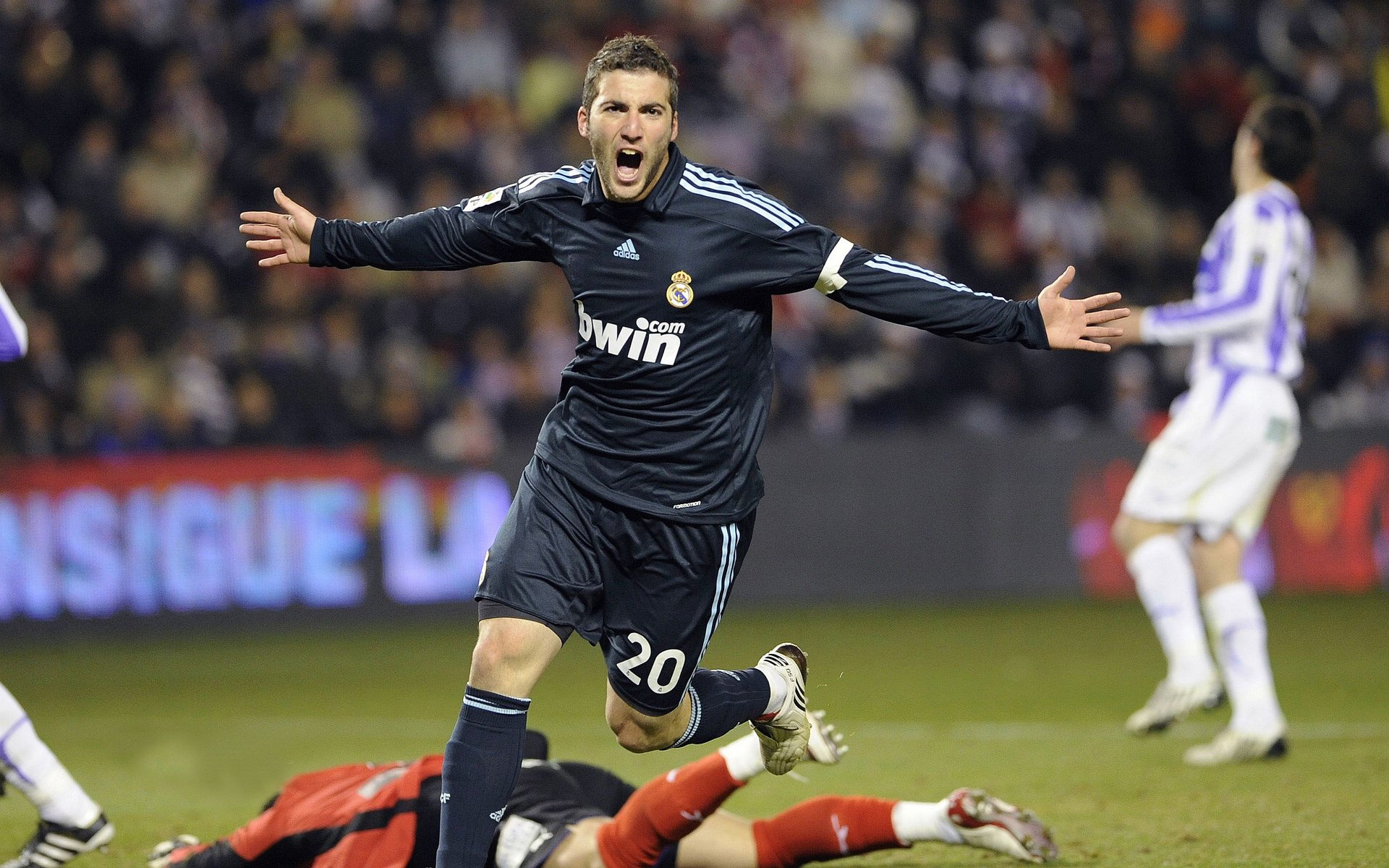 快船队迎来关键赛季，目标联盟前三，快船队伍